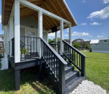 Knox County House | Luxury Riverfront Tiny Home- Amazing Views #555