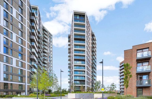 Woolwich Riverside Apartment | Luxury riverside apartment- directly overlooking river