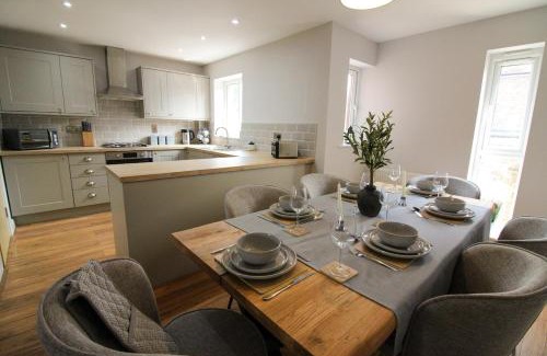 North Wheatley House | Luxury Riverside Living