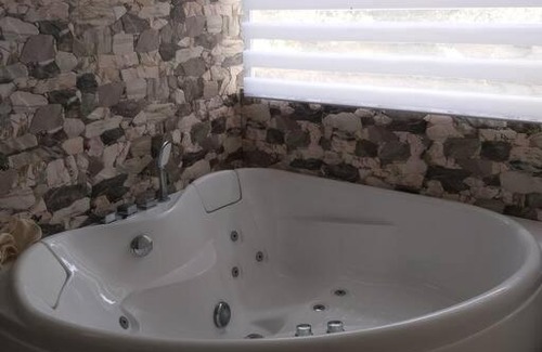 Santa Rosa Villa | Luxury Romantic getaway with Jacuzzi