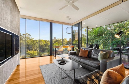 Beerburrum Bed & Breakfast | Luxury Romantic Glass Villas in a Private Adults Only Retreat.