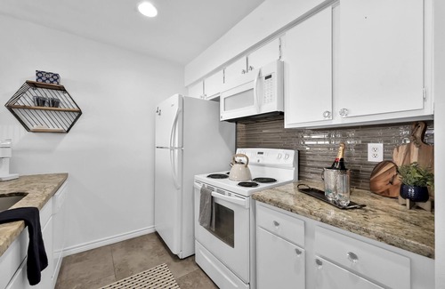 Walden on Lake Conroe Condo | Luxury Romantic Lakefront Condo walking distance to restaurants & boat access