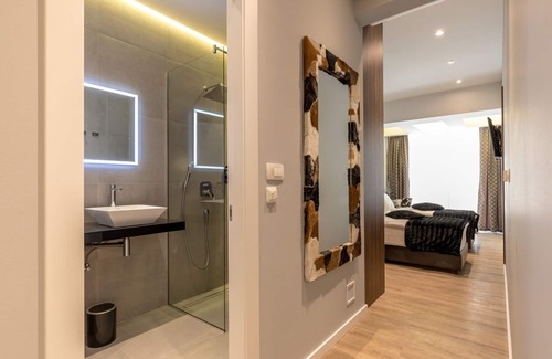 Bacvice Apartment | Luxury Room Grevillea in Split