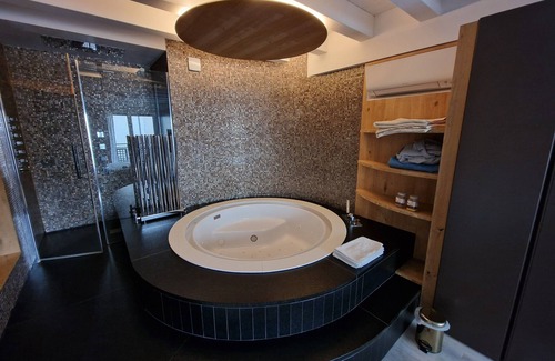 Treviso Bed & Breakfast | LUXURY ROOM & PRIVATE SPA RIO BOTTENIGA