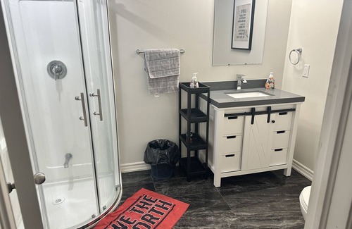 Brampton House | Luxury ROOM rental in BSMT apartment
