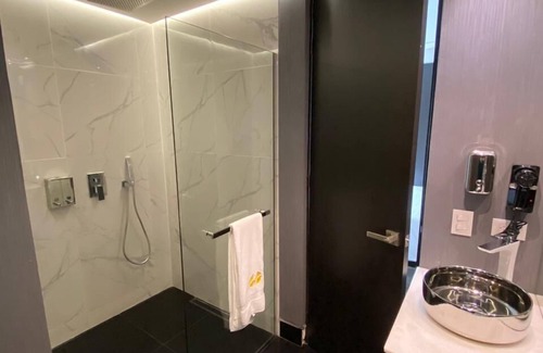 El Poblado Hotel | Luxury room with amazing view and jacuzzi on balcony