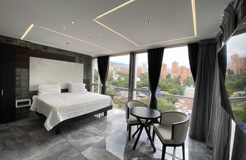 El Poblado Hotel | Luxury Room With Jacuzzi