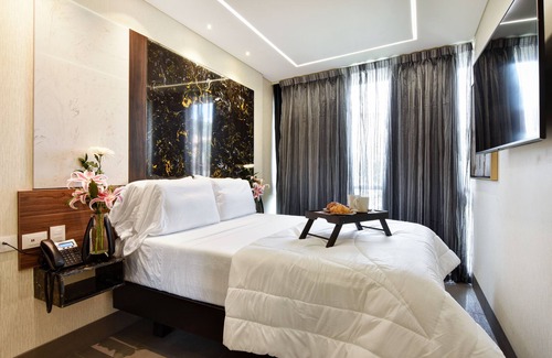 Lalinde Hotel | Luxury Room with window