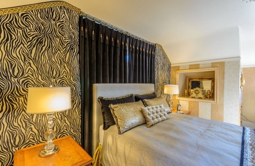 Upper Lonsdale Bed & Breakfast | Luxury Rossini Suite