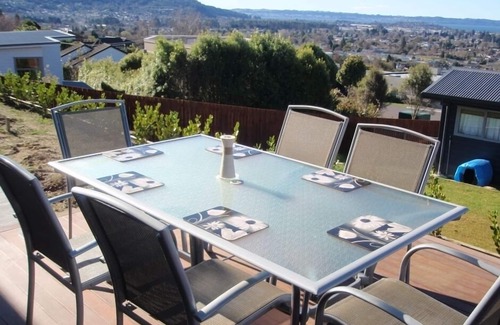 Rotorua House | Luxury Rotorua Executive Home with Lake Views: Relax, Unwind, and Enjoy