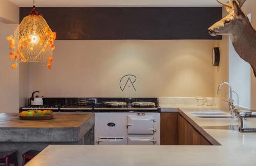 Wooburn Moor House | Luxury Rural Family Getaway with Tennis Court
