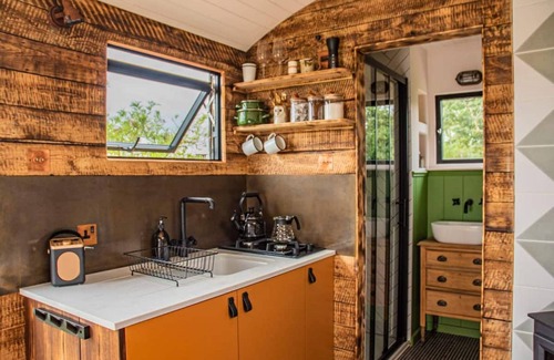 Clacton-on-Sea Cabin | Luxury rural retreat in a cosy hut near the coast