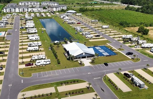 Foley RV Rental | Luxury RV Lot 139 at Grand Riviera Resort in Foley, AL