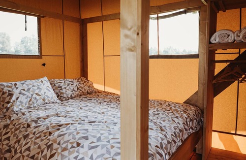 Chittering Apartment | Luxury Safari Tent Lodge with Wood Fired Hot Tub
