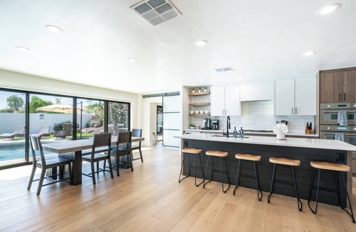 Casa Buena House | Luxury|Salt Pool|Gym|Quiet Neighborhood