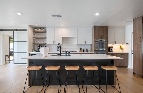 Casa Buena House | Luxury|Salt Pool|Gym|Quiet Neighborhood
