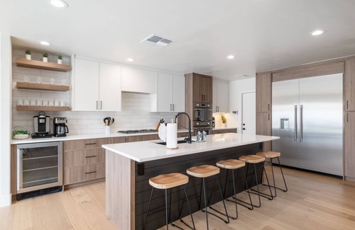 Casa Buena House | Luxury|Salt Pool|Gym|Quiet Neighborhood