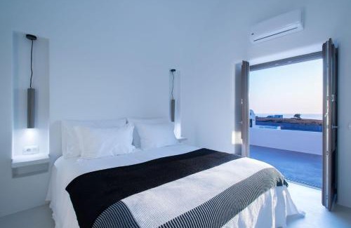 Imerovigli Villa | Luxury Santorini Villa Villa Pori Blanca Master Suite Private Pool & Stunning Sea View Near Pori Beach