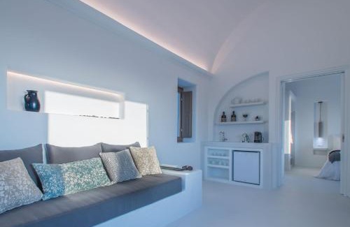 Imerovigli Villa | Luxury Santorini Villa Villa Pori Blanca Master Suite Private Pool & Stunning Sea View Near Pori Beach