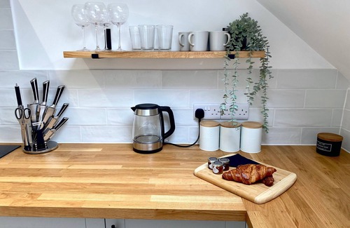 Bournemouth City Centre Apartment | Luxury Scandi Inspired 1 Bed Apartment