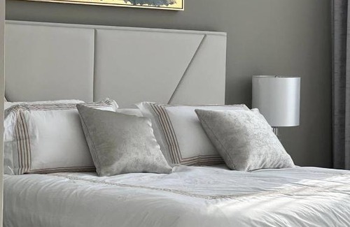 Mina Al Arab Apartment | Luxury Sea Front 1 BR Apartment Swimming Pool - Beach - Gym
