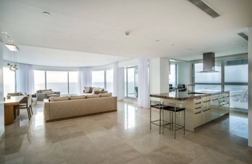 Kerem HaTeimanim Condo | Luxury Sea Front Dream