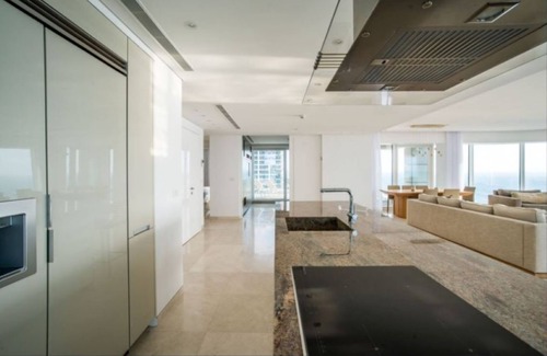 Kerem HaTeimanim Condo | Luxury Sea Front Dream
