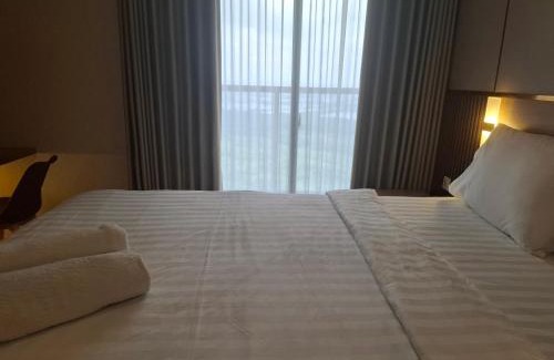 Pantai Indah Kapuk Apartment | Luxury Sea View Free WIFI Nice and Cozy Gold Coast Apartment PIK Next to Oakwood Hotel by Blezz