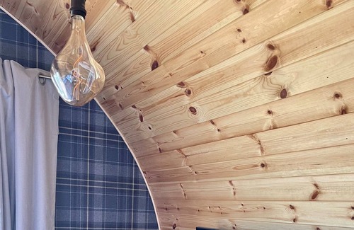 Keiss Apartment | Luxury seafront glamping pod with private patio and Hydropool Jaccuzi