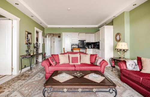 Sariyer Apartment | Luxury Seaside Apartment with Bosphorus View in Sarıyer