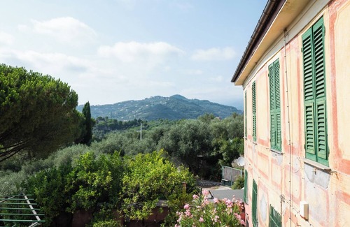 Rezza House | Luxury Seaview apartment in restored villa just minutes from the sea