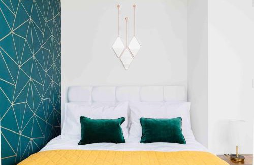 New Forest District Ski Chalet | Luxury SeaWay sleeps 12, playroom/xbox