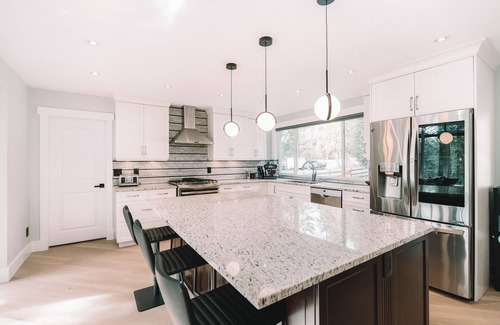 Maple Ridge House | Luxury Secluded 4-Bed Getaway with Heated In-Ground Swimming Pool
