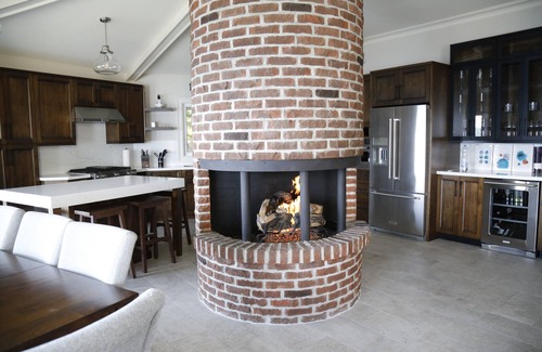 Barrie Cottage | Luxury & Secluded Cottage 10 Mins from Downtown Barrie