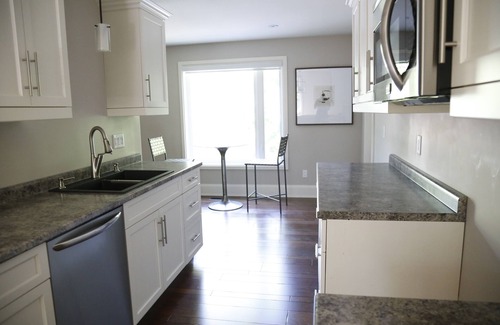 Barrie Cottage | Luxury & Secluded Cottage 10 Mins from Downtown Barrie
