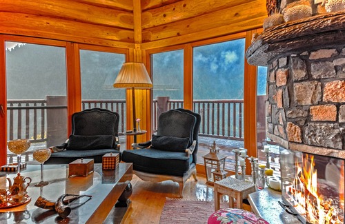 Karpenisi Ski Chalet | Luxury secluded mountain log chalet with pool (shared)