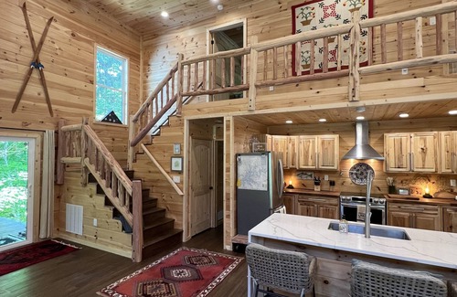 Nancy Cabin | Luxury Secluded Retreat at Lake Cumberland - Wolf Creek Marina