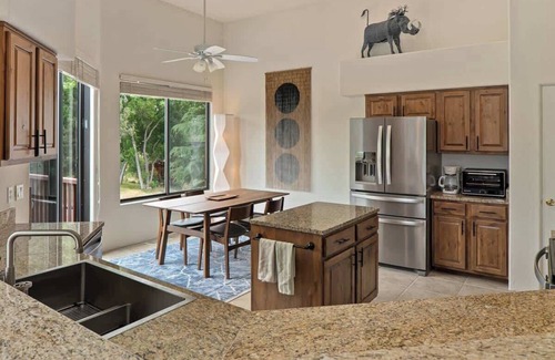 Oak Creek House | Luxury Sedona Condo! Pool, Spa, Hot tub & Golf Access