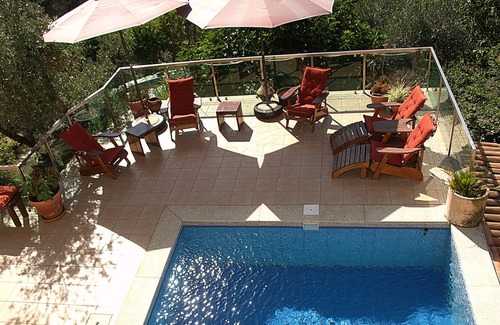 Vila Pouca da Beira Apartment | Luxury self-catering apartment w piano, balcony, pool, garden & mountain view