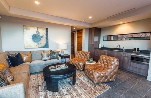 Ivins Apartment | Luxury Service KG Suite in Private Villa-Sleeps 4 -Daily HK