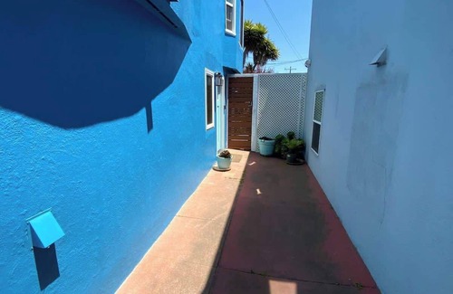 Excelsior House | Luxury SF Retreat! Private Patio/2bd/Full Kitchen