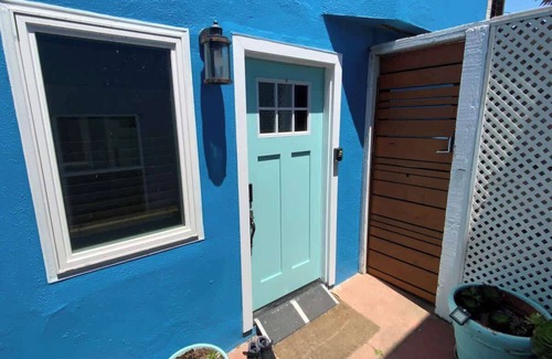 Excelsior House | Luxury SF Retreat! Private Patio/2bd/Full Kitchen