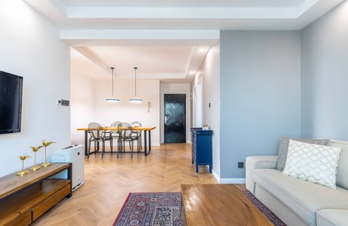 Downtown Shanghai Apartment | Luxury Shanghai Suite - Floor heating, Views, French Concession, subway 5 mins