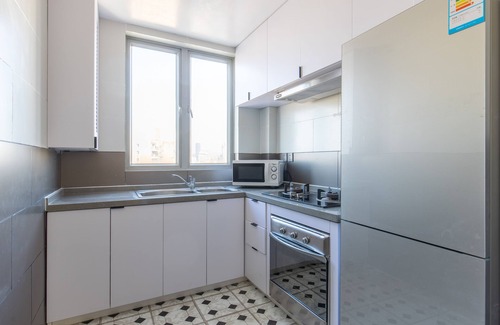 Downtown Shanghai Apartment | Luxury Shanghai Suite - Floor heating, Views, French Concession, subway 5 mins