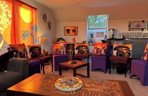 Shotts House | Luxury Shotts Retreat with 5 Bedrooms