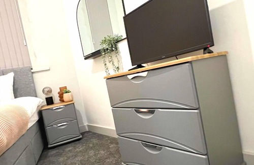 Wigan House | Luxury Single Room with Private Bathroom in WN1