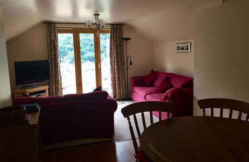 Sutton House | Luxury Single Storey Wooden Clad Colonial Style Cottage In Countryside Setting.