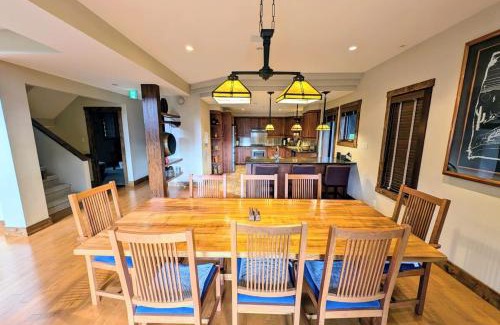 Kutchan Ski Chalet | Luxury Ski Chalet Solitude 350m to Hanazono Gondola Parking