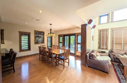 Kutchan Ski Chalet | Luxury Ski Chalet Solitude 350m to Hanazono Gondola Parking