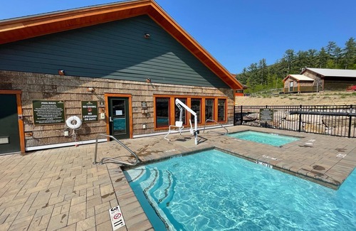 North Conway Condo | Luxury SKI IN/SKI OUT Kearsarge Brook Condo 3 bed, 2 bath at Cranmore Mountain!